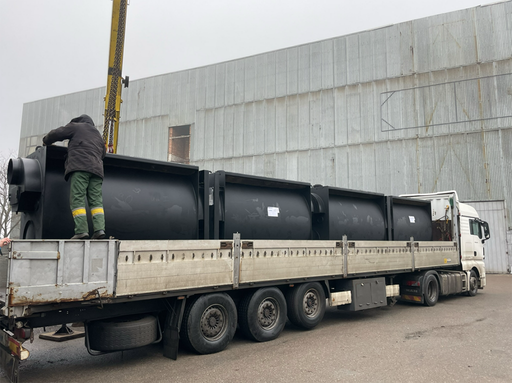 Mobiler boiler units arriving in Ukraine.