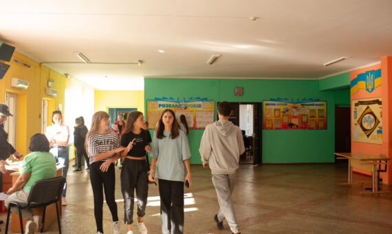 Photo: School children in an energy-efficiency modernised school in the city of Chernivtsi – Nefco