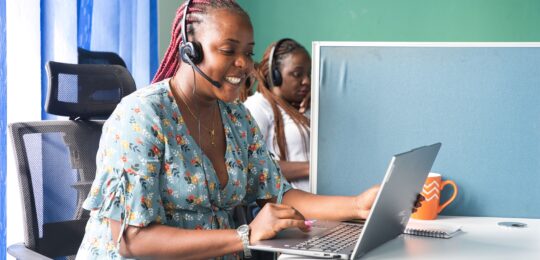 Call center worker at BGFA investee in Zambia - Photo: Jason Mulikita for BGAF / Nefco